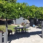 Pension Moerdijk מורדייק